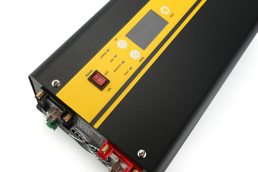 Low frequency DC to AC solar inverter with MPPT charger TPS series